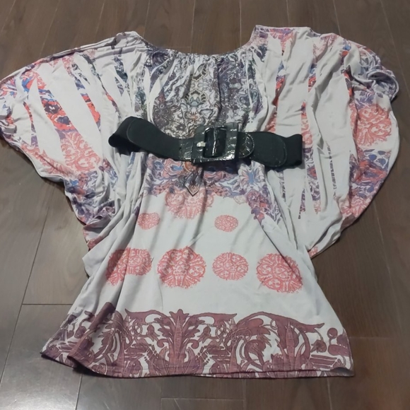 BNWOT - Flowy Printed top with belt - Picture 3 of 5